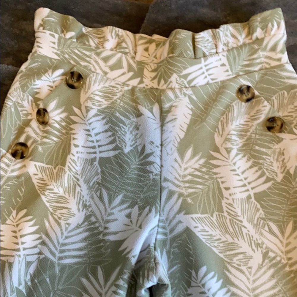 Capris - Picture 2 of 2